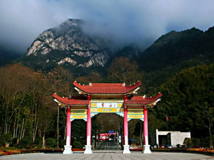 煙雨下游黃山，看別樣景色，南京大展團(tuán)建圓滿(mǎn)結(jié)束